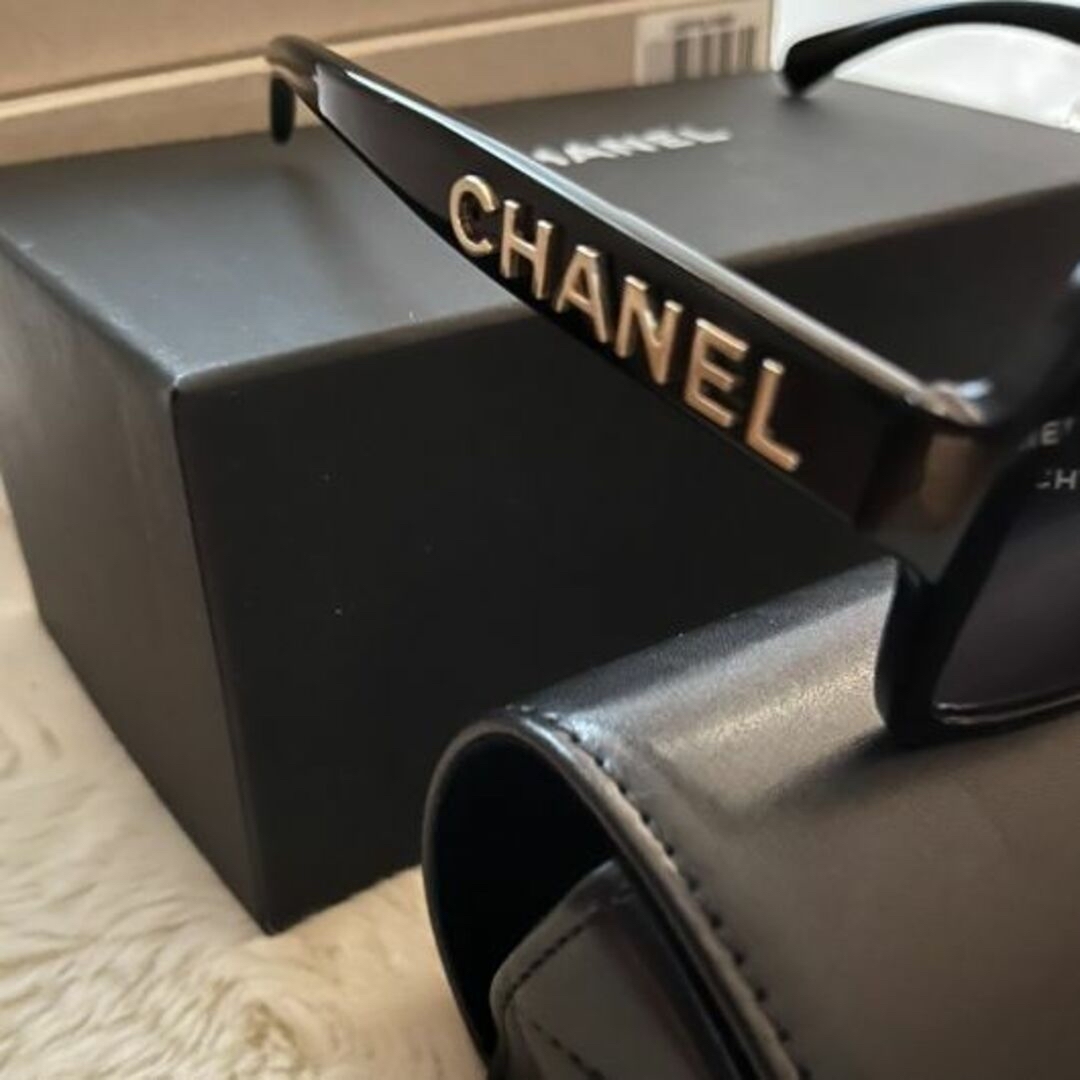 CHANEL(シャネル)の匿名配送★CHANEL スクエア サングラス 5408 C622 レディースのファッション小物(サングラス/メガネ)の商品写真