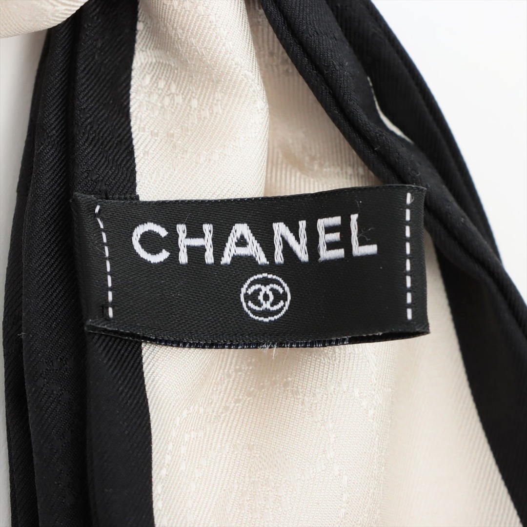 CHANEL(シャネル)のシャネル カメリア シルク  ホワイト ユニセックス その他小物 レディースのファッション小物(その他)の商品写真