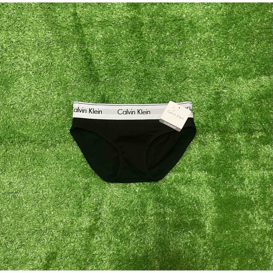 Calvin Klein(カルバンクライン)のCalvin Klein スポーツブラ 下着セット 黒 Sサイズ レディース レディースの下着/アンダーウェア(ブラ&ショーツセット)の商品写真