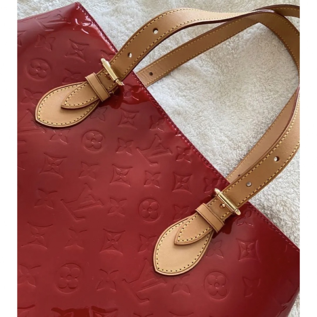 LOUIS VUITTON(ルイヴィトン)のヴェルニ トートバッグ レッド レディースのバッグ(トートバッグ)の商品写真