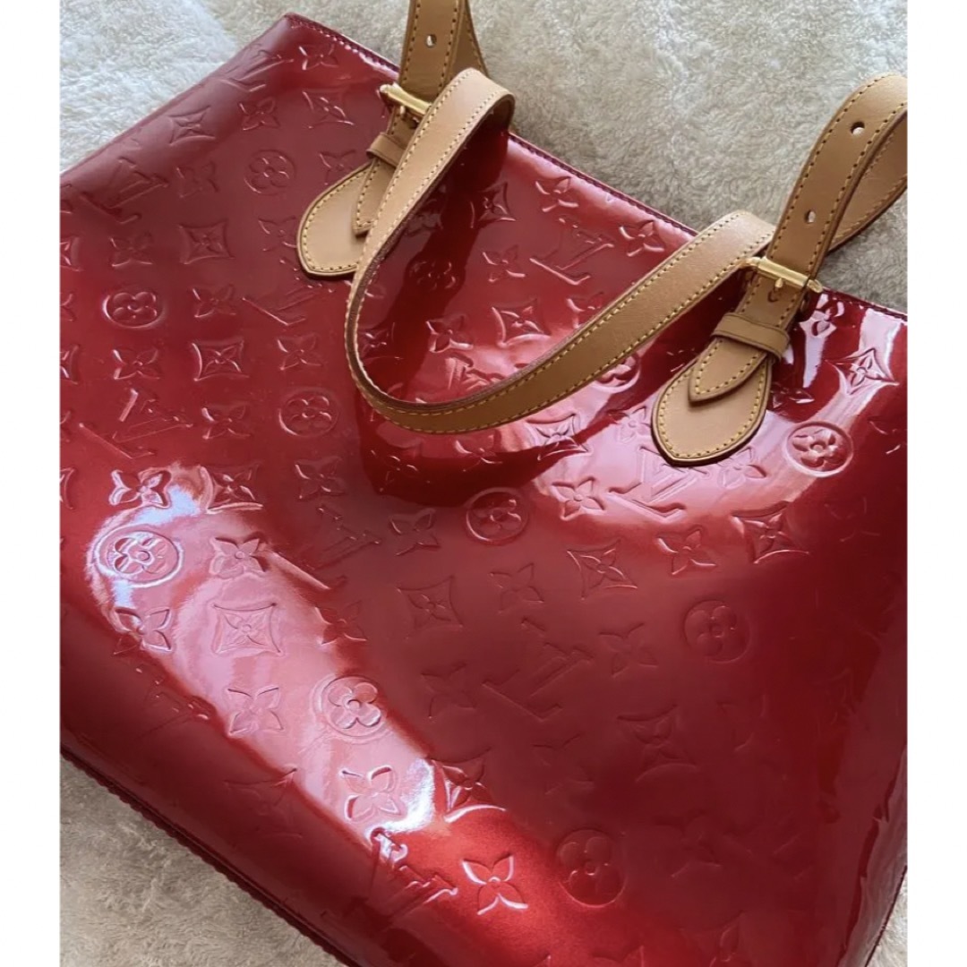 ルイヴィトン LOUIS VUITTON
ヴェルニ トート　レッド