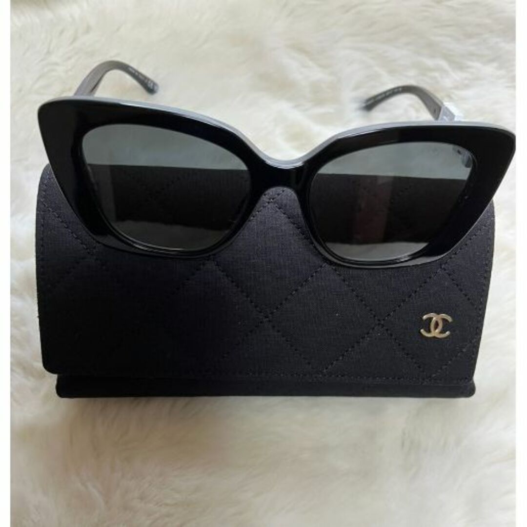 CHANEL(シャネル)の匿名配送★CHANEL★5422B ロゴ サングラス レディースのファッション小物(サングラス/メガネ)の商品写真