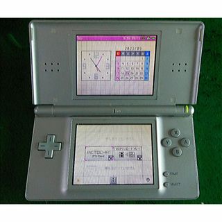 ニンテンドーDS(ニンテンドーDS)のNintendo DS Lite グロスシルバー ヒンジ不良(携帯用ゲーム機本体)