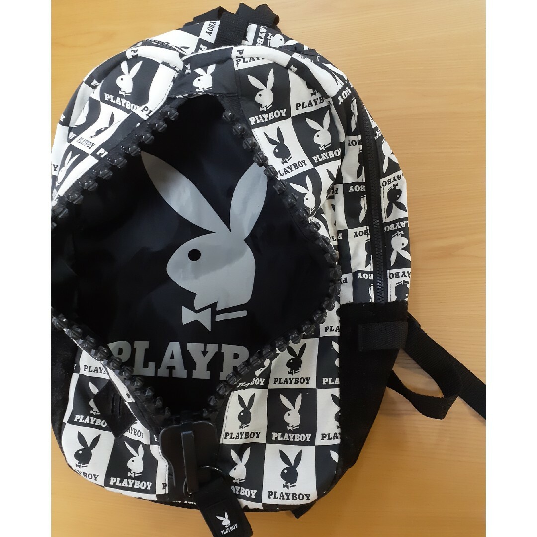 PLAYBOY(プレイボーイ)のPLAY BOY リュック　ユニセックス レディースのバッグ(リュック/バックパック)の商品写真