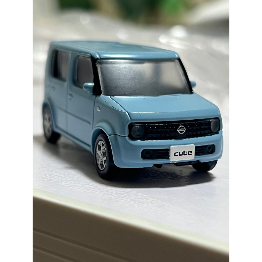 日産(ニッサン)の日産 キューブ 1/64サイズ エンタメ/ホビーのおもちゃ/ぬいぐるみ(ミニカー)の商品写真