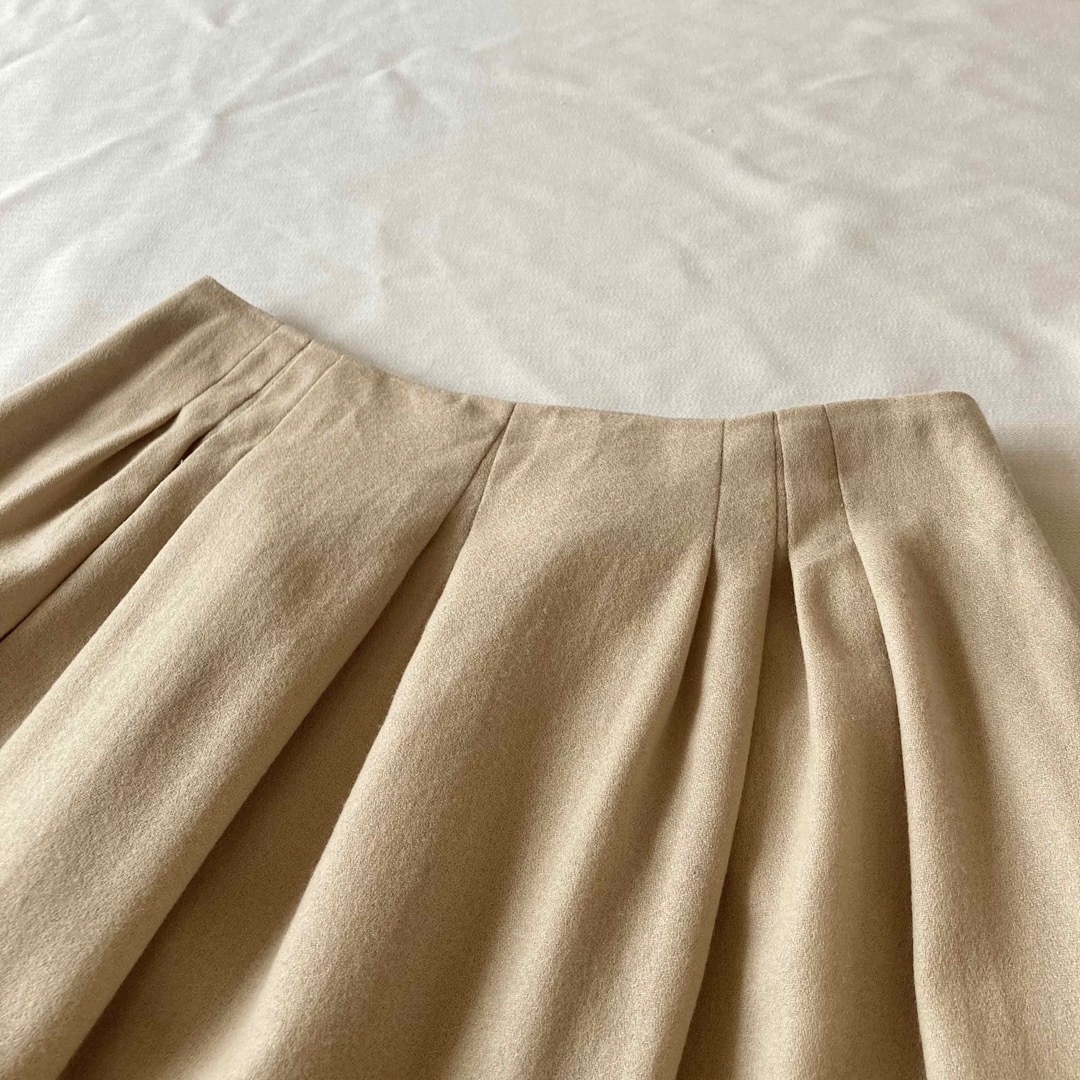 MACKINTOSH PHILOSOPHY(マッキントッシュフィロソフィー)の定価2万 マッキントッシュフィロソフィー ウール タック フレアスカート 40 レディースのスカート(ひざ丈スカート)の商品写真