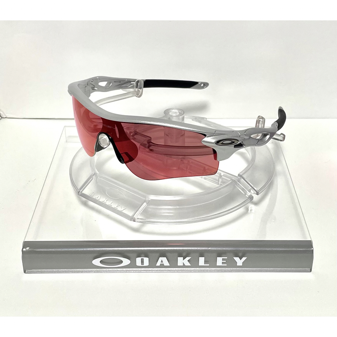 Oakley(オークリー)の【最終値下げ】OAKLEY サングラス 純正 フレーム シルバー ② メンズのファッション小物(サングラス/メガネ)の商品写真