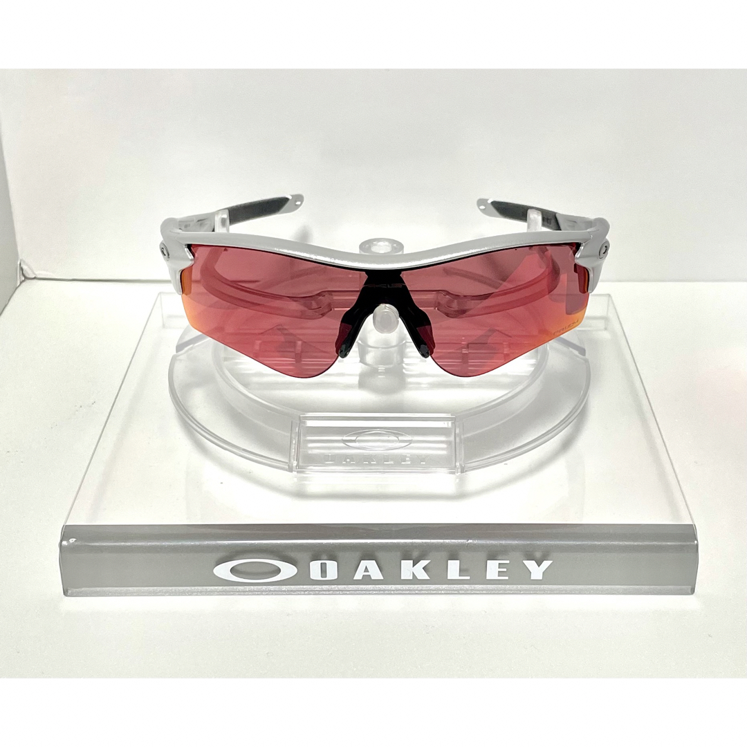 Oakley(オークリー)の【最終値下げ】OAKLEY サングラス 純正 フレーム シルバー ② メンズのファッション小物(サングラス/メガネ)の商品写真