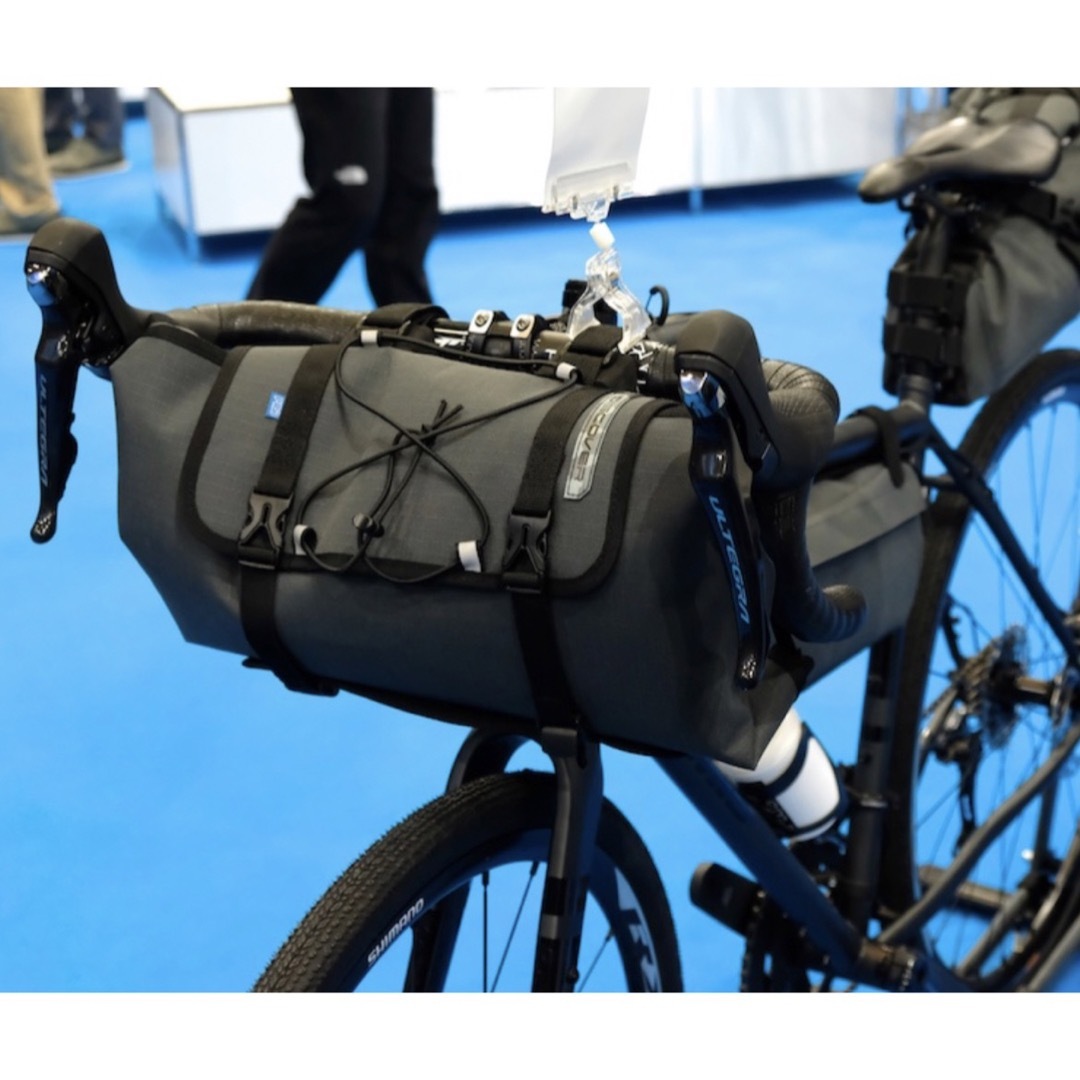 SHIMANO(シマノ)のPRO DISCOVER ハンドルバーバッグ　8L 新品 スポーツ/アウトドアの自転車(バッグ)の商品写真