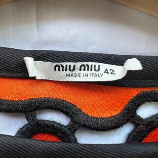 【美品】MIU MIU 膝丈ワンピース オレンジ 40 半袖 インナー付き
