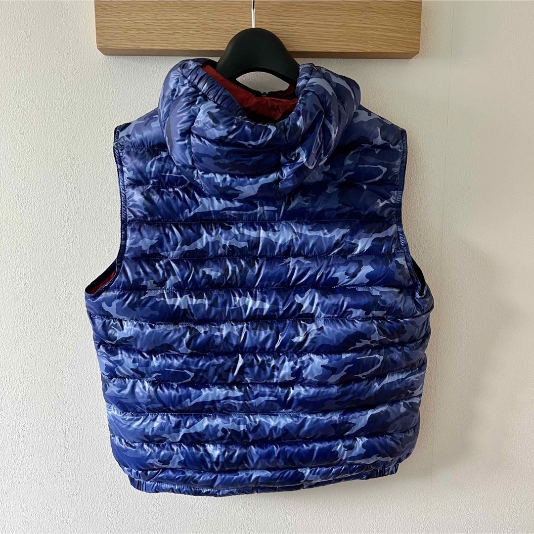 MONCLER(モンクレール)のChou Chou 様専用　モンクレール　ベスト　MONCLER モンクレー メンズのジャケット/アウター(ダウンベスト)の商品写真