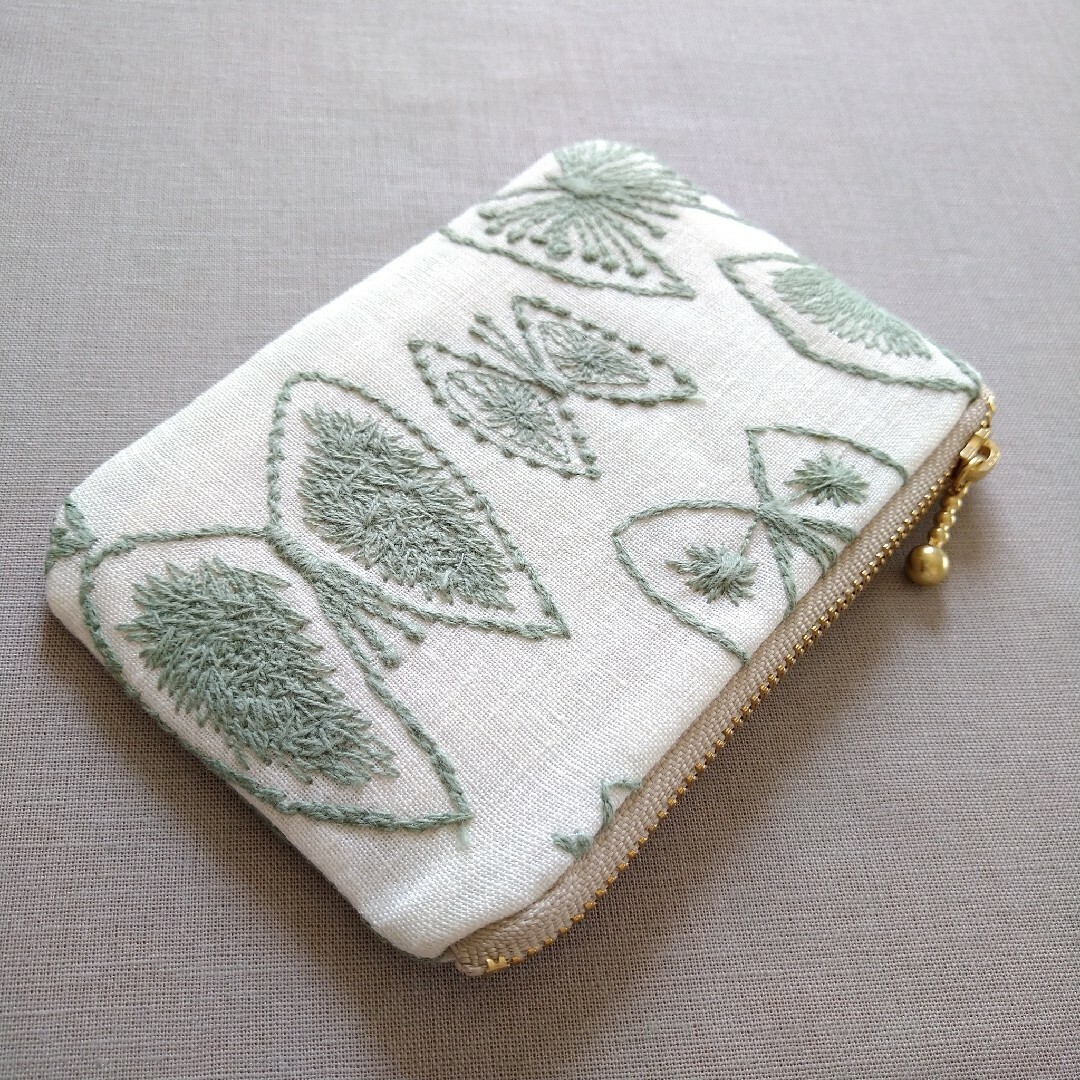 ミナペルホネン skyflower カードケース　財布　キーケース　ポーチ レディースのファッション小物(ポーチ)の商品写真