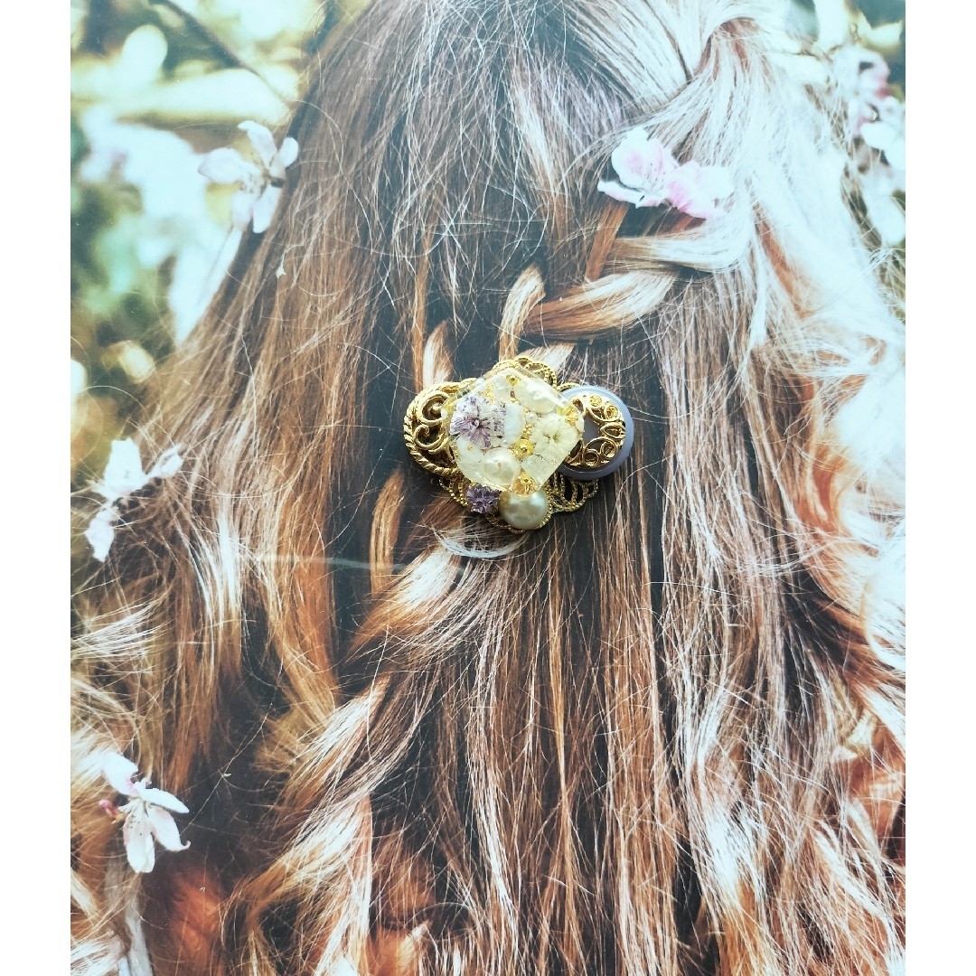 ハンドメイド✩.*˚ボタンヘアゴムorポニーフックorブローチ♡の