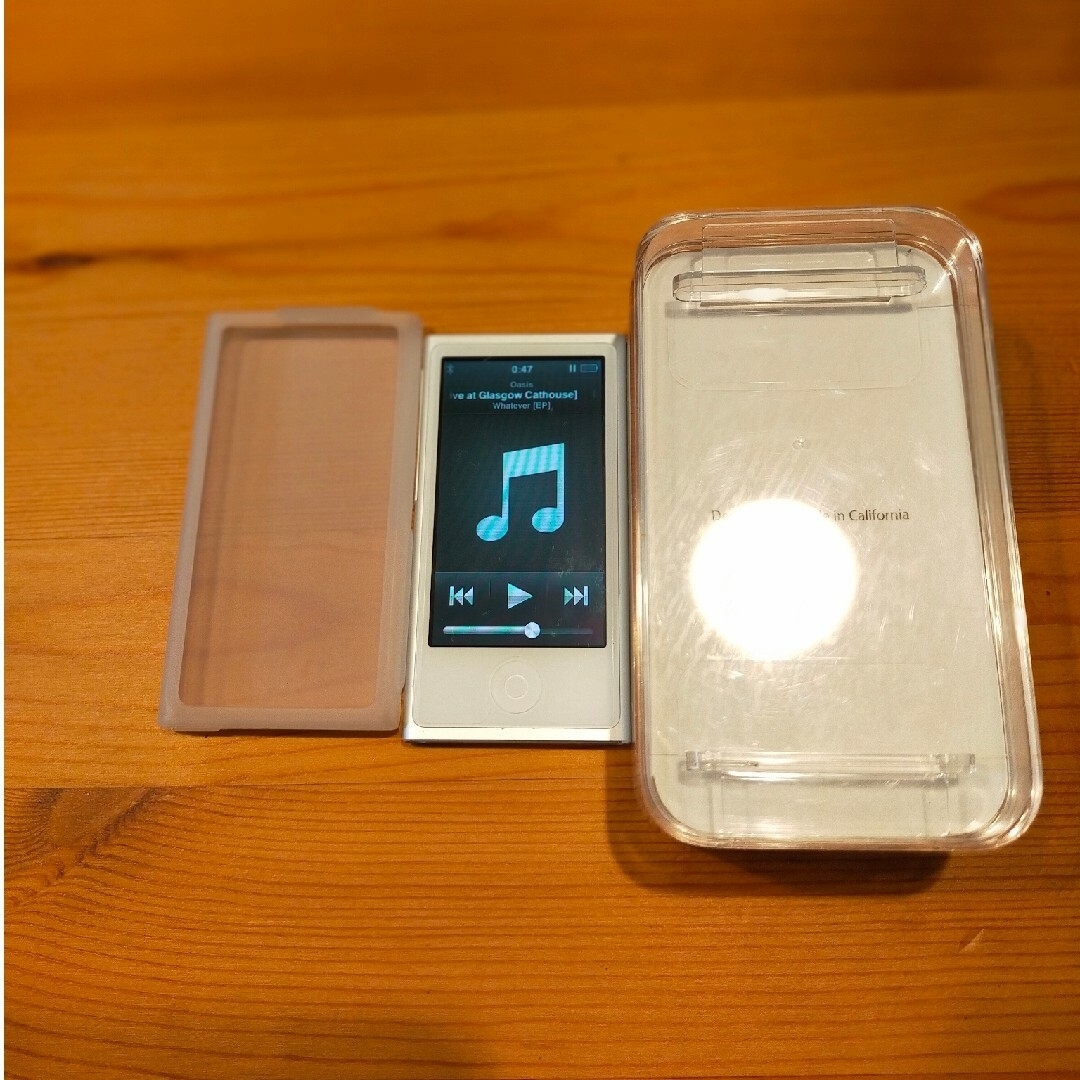 iPod(アイポッド)の【At ease様専用】iPod nano 16GB　第7世代 スマホ/家電/カメラのオーディオ機器(ポータブルプレーヤー)の商品写真