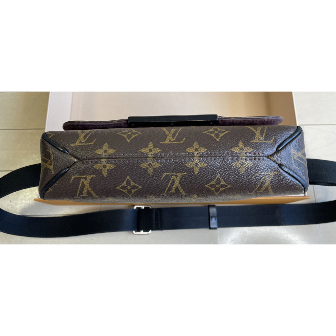Louis Vuitton District PM モノグラムマカサー