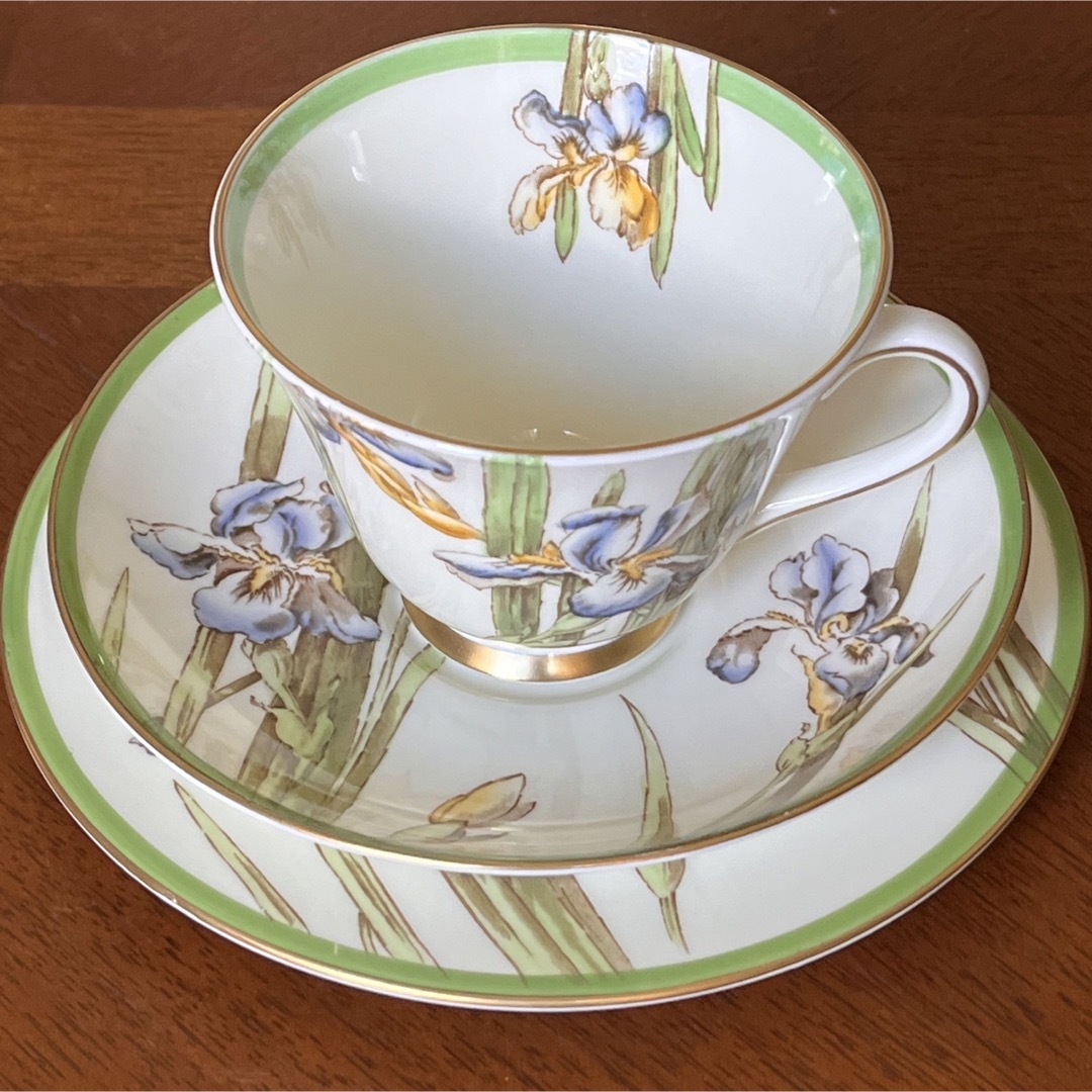 Royal Doulton(ロイヤルドルトン)の専用おまとめ【英国ビンテージ】ロイヤルドルトン★IRIS★手描きトリオ　他計３点 インテリア/住まい/日用品のキッチン/食器(食器)の商品写真