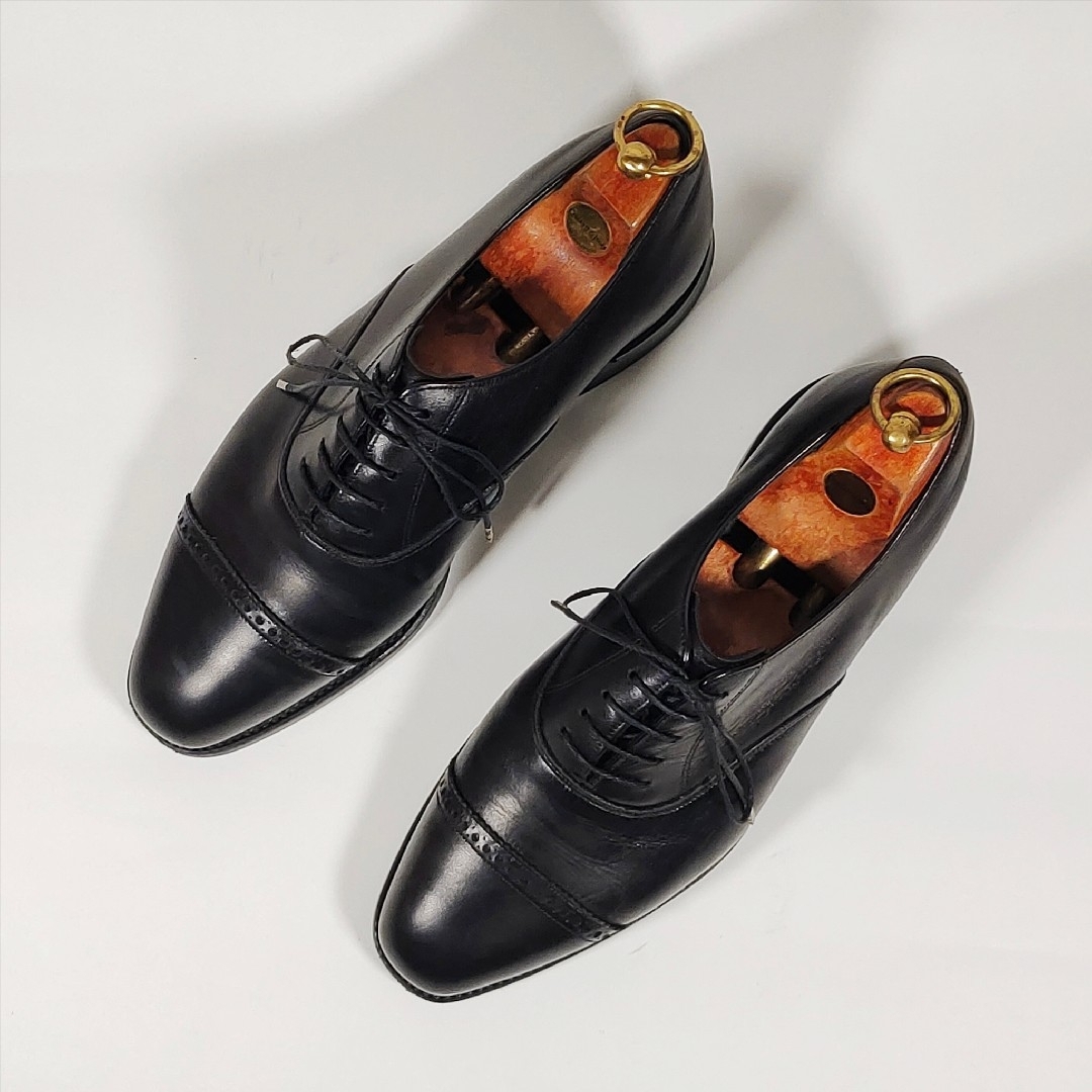 BAKER(ベイカー)の【美品】BAKER quarter Brogue cap toe メンズの靴/シューズ(ドレス/ビジネス)の商品写真