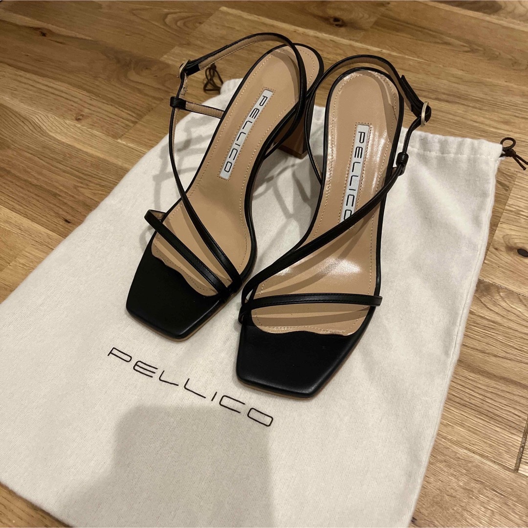PELLICO - ペリーコ スクエアトゥ ストラップ ヒール サンダルの通販