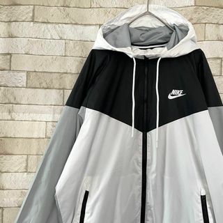 NIKE ナイキ ナイロンジャケット ワンポイントロゴ メッシュ 黒 白 M