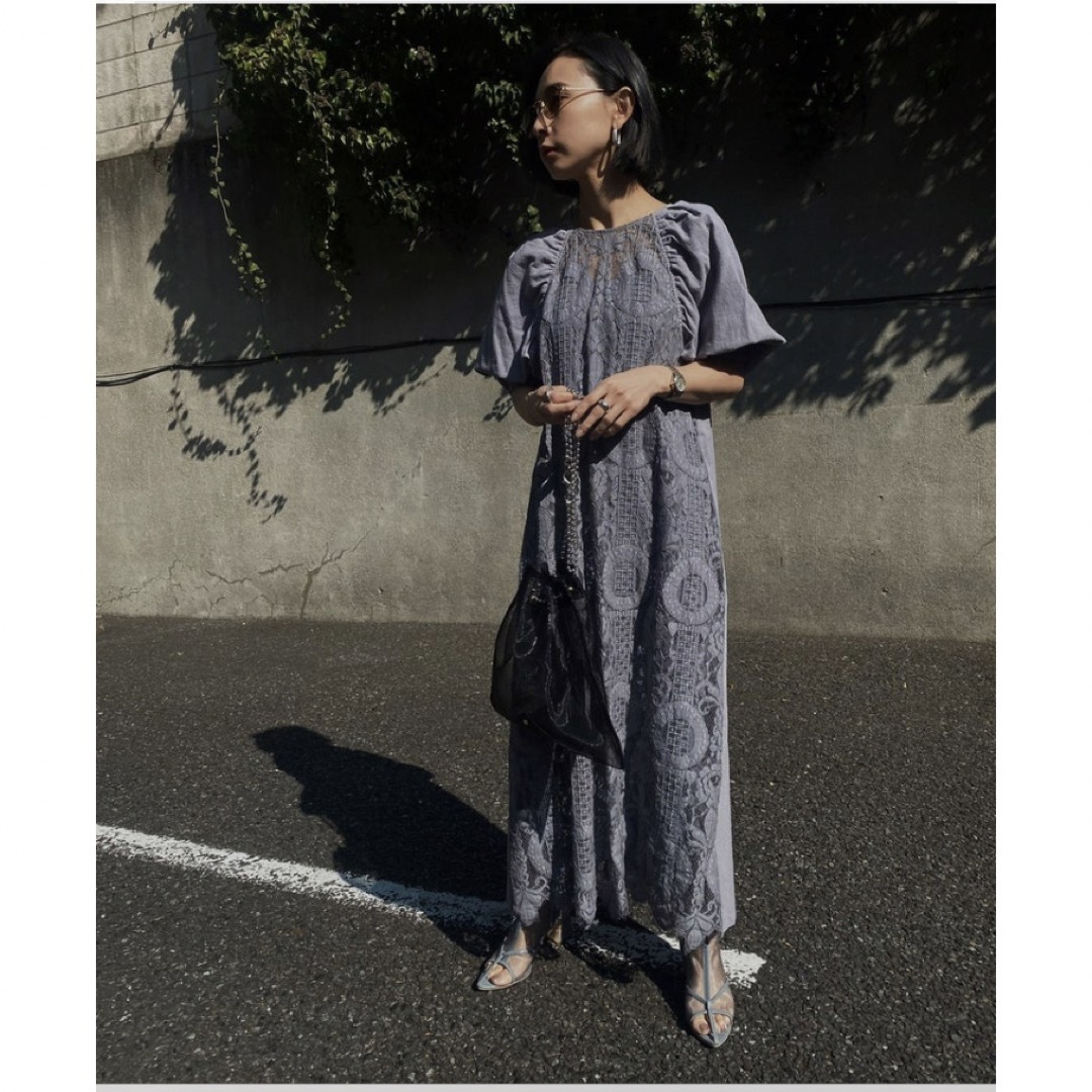 Ameri VINTAGE(アメリヴィンテージ)のMEDI 2WAY CIRCLE PATTERN LACE DRESS レディースのワンピース(ロングワンピース/マキシワンピース)の商品写真