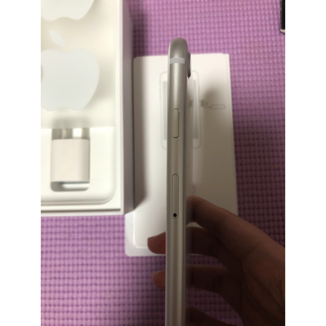 iPhone - 超美品 iPhone 8 Silver 64 GB SIMフリーの通販 by もも