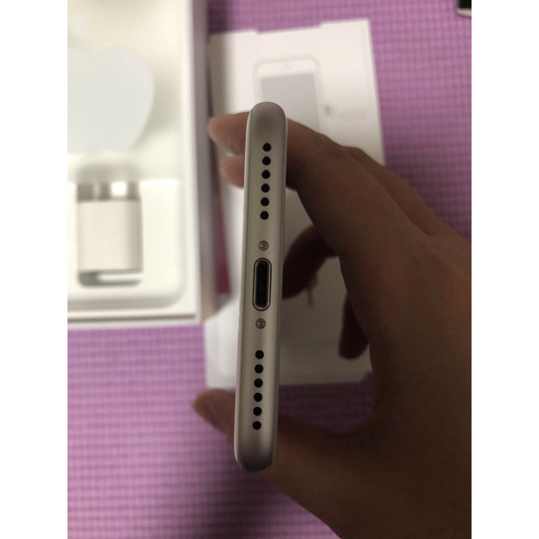 iPhone - 超美品 iPhone 8 Silver 64 GB SIMフリーの通販 by もも