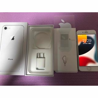 iPhone 8 Silver 64 GB SIMフリー美品