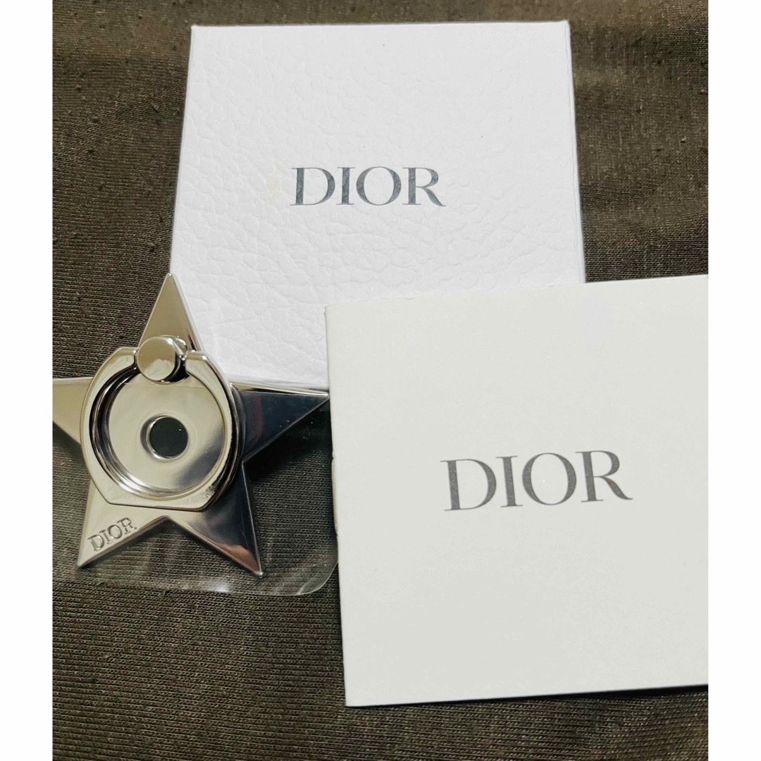 Dior(ディオール)のDiorスマホリング スマホ/家電/カメラのスマホアクセサリー(その他)の商品写真