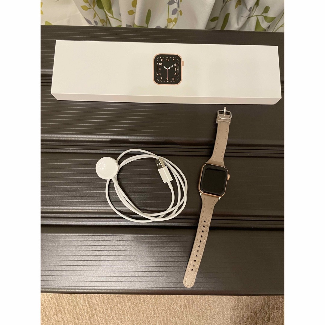 Apple Watch SE第一世代 セルラーモデル 40mm-