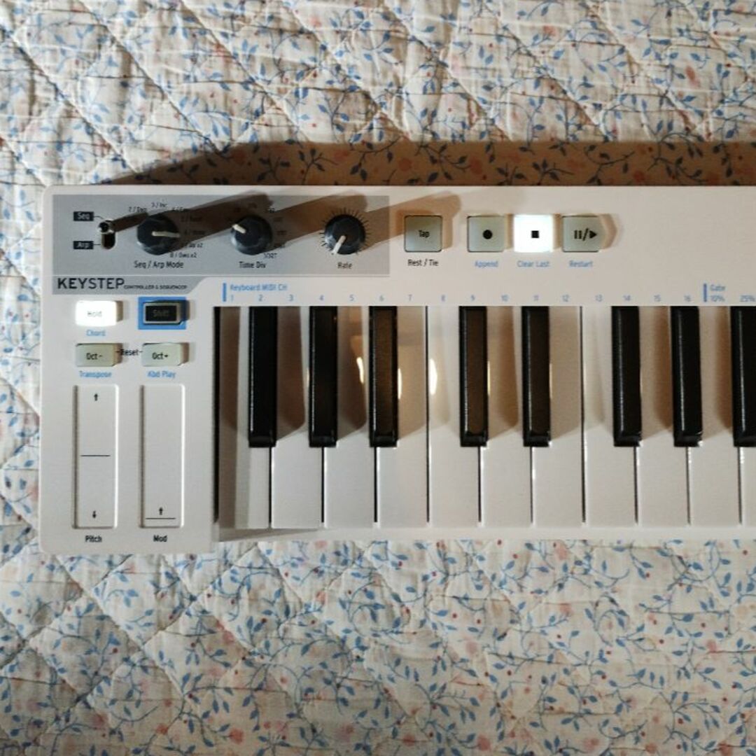 KORG(コルグ)のARTURIA keystep MIDIキーボード 楽器のDTM/DAW(MIDIコントローラー)の商品写真