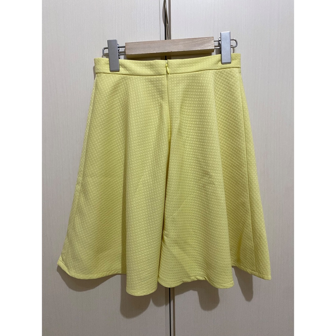 UNTITLED(アンタイトル)のUNTITLED スカート レディースのスカート(ひざ丈スカート)の商品写真
