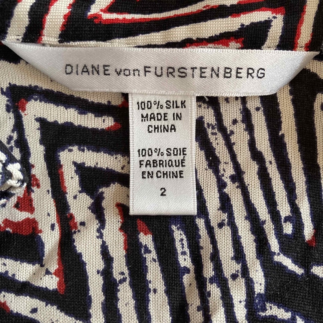 DIANE von FURSTENBERG(ダイアンフォンファステンバーグ)のサイズ2 DVFシルク100% ラップワンピース レディースのワンピース(ひざ丈ワンピース)の商品写真