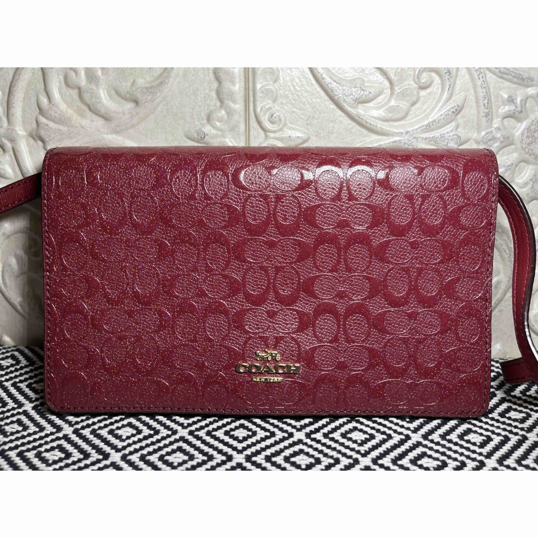 【美品】COACH パテントレザー ショルダーウォレット 長財布 ボルドー ラメ