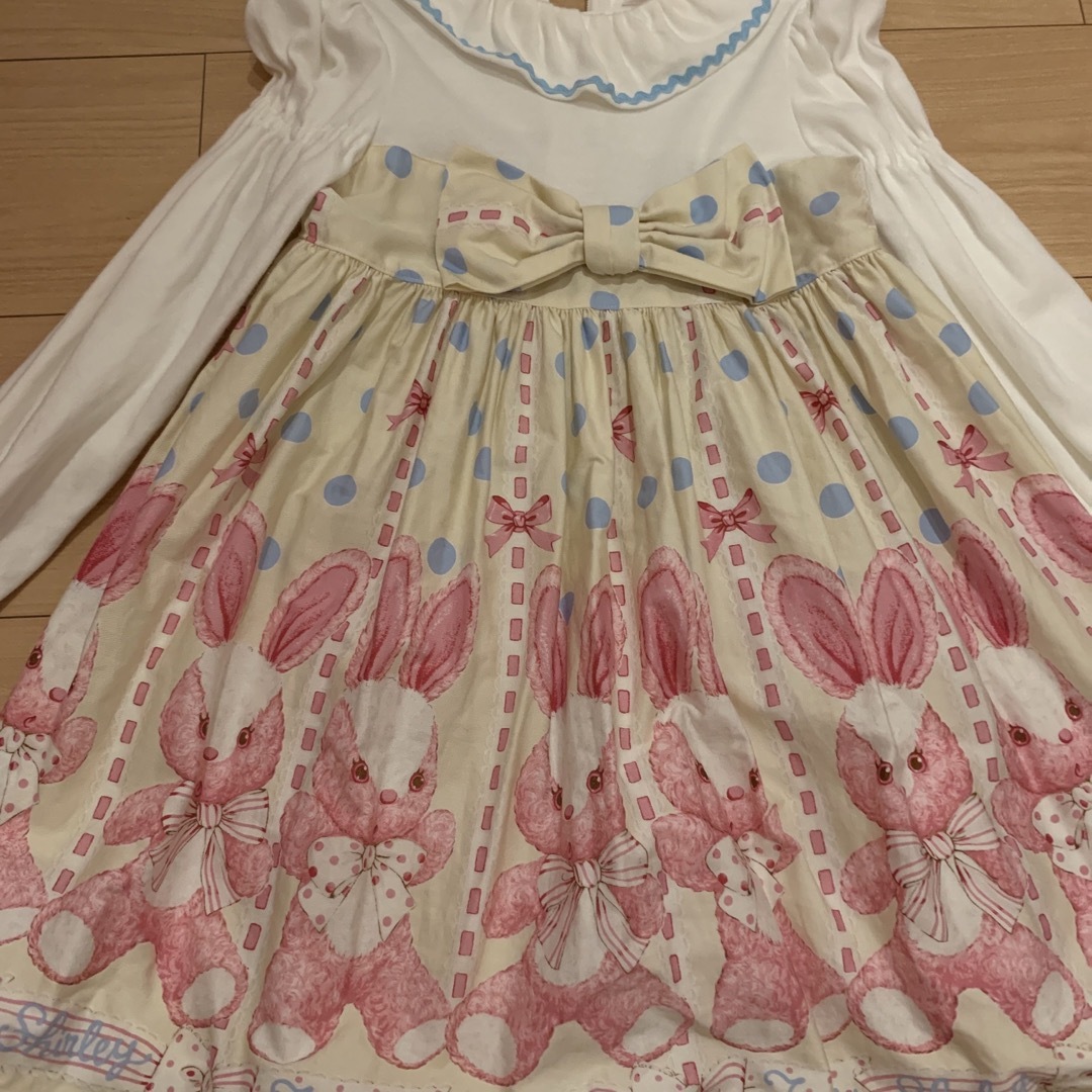 Shirley Temple(シャーリーテンプル)のうさぎぬいぐるみ　 キッズ/ベビー/マタニティのキッズ服女の子用(90cm~)(ワンピース)の商品写真