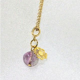 みどりのウサギ☆天然石ネックレスチャーム付き:フローライト　アレルギー防止、変色(ネックレス)