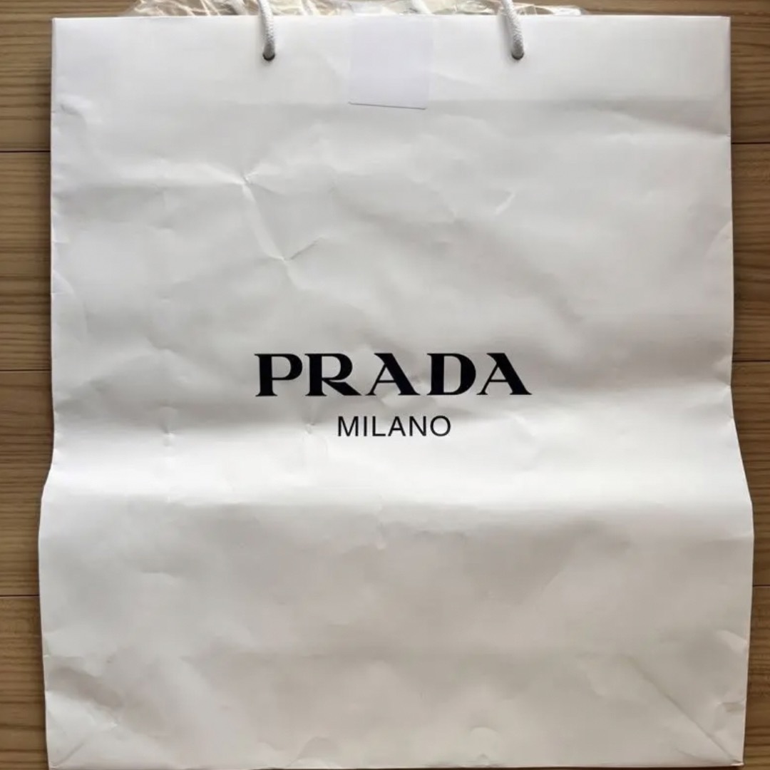 【美品】 PRADA プラダ　紙袋　店舗限定　高級　ショップ袋　ショッパー | フリマアプリ ラクマ