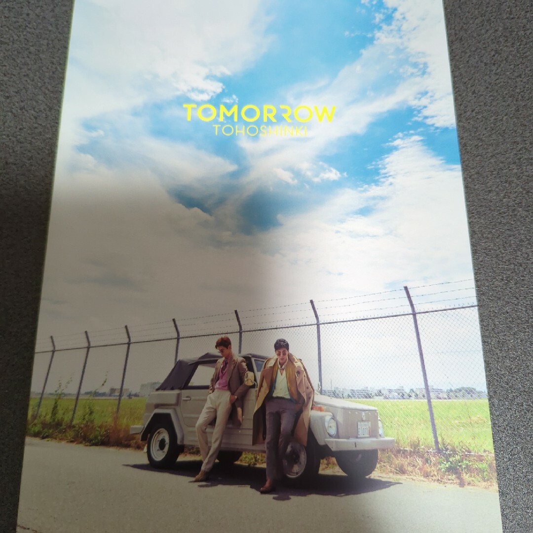 東方神起(トウホウシンキ)の東方神起　TOMORROW（初回生産限定盤/Blu-ray Disc付） エンタメ/ホビーのCD(ポップス/ロック(邦楽))の商品写真