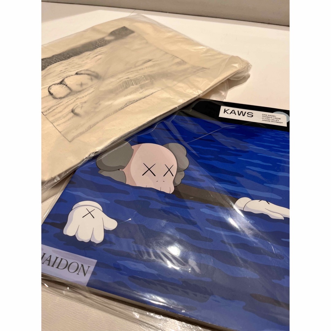 UNIQLO X KAWS ARTBOOK トートバッグ付