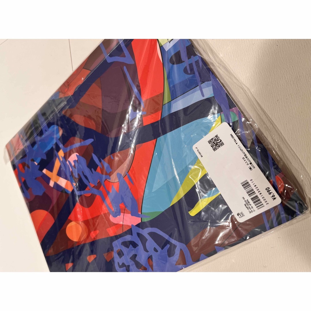 UNIQLO x KAWS ARTBOOK トートバック、ステッカー付き 新品