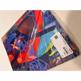 UNIQLO - 【新品】UNIQLO x KAWS ARTBOOK トートバッグ ステッカー付の