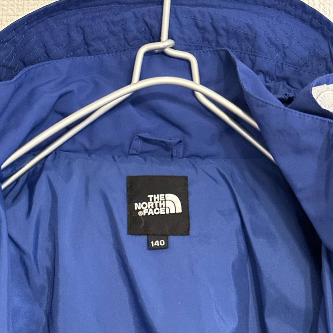 THE NORTH FACE(ザノースフェイス)のノースフェイス マウンテンパーカー ブルー 140 キッズ　 子供服 キッズ/ベビー/マタニティのキッズ服男の子用(90cm~)(ジャケット/上着)の商品写真