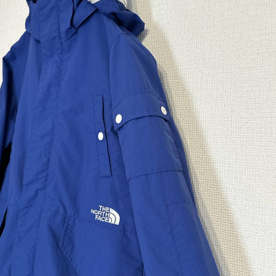 THE NORTH FACE(ザノースフェイス)のノースフェイス マウンテンパーカー ブルー 140 キッズ　 子供服 キッズ/ベビー/マタニティのキッズ服男の子用(90cm~)(ジャケット/上着)の商品写真