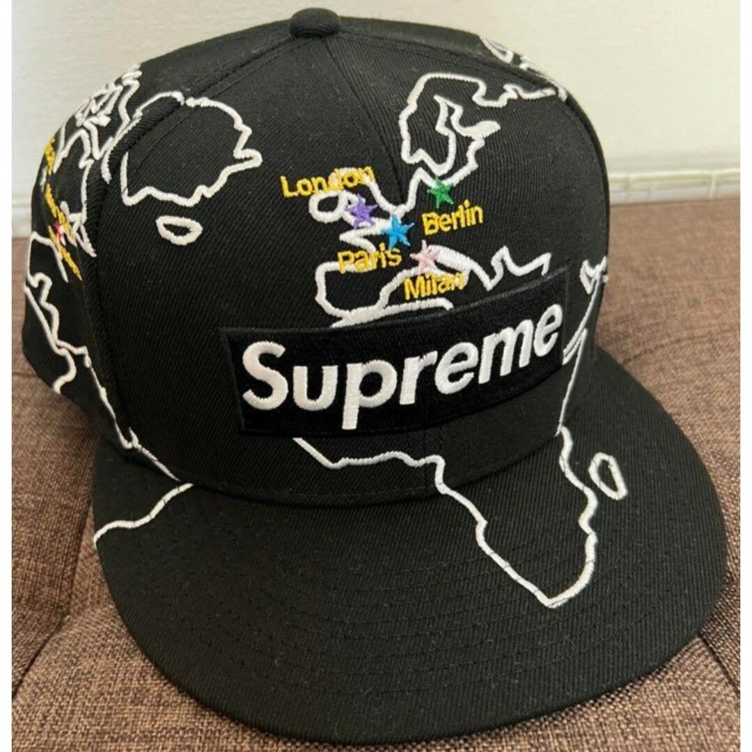 Supreme(シュプリーム)の最新作 極美品 シュプリーム ニューエラー コラボキャップ ブラック 7 3/8 メンズの帽子(キャップ)の商品写真
