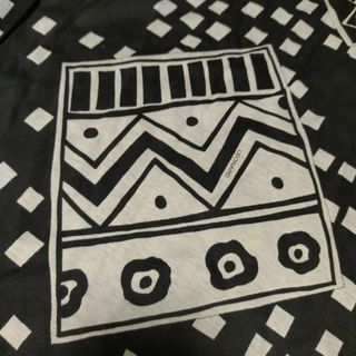 1571超美品 レオナールスポーツ L ロングTシャツ 白黒 ハイネック