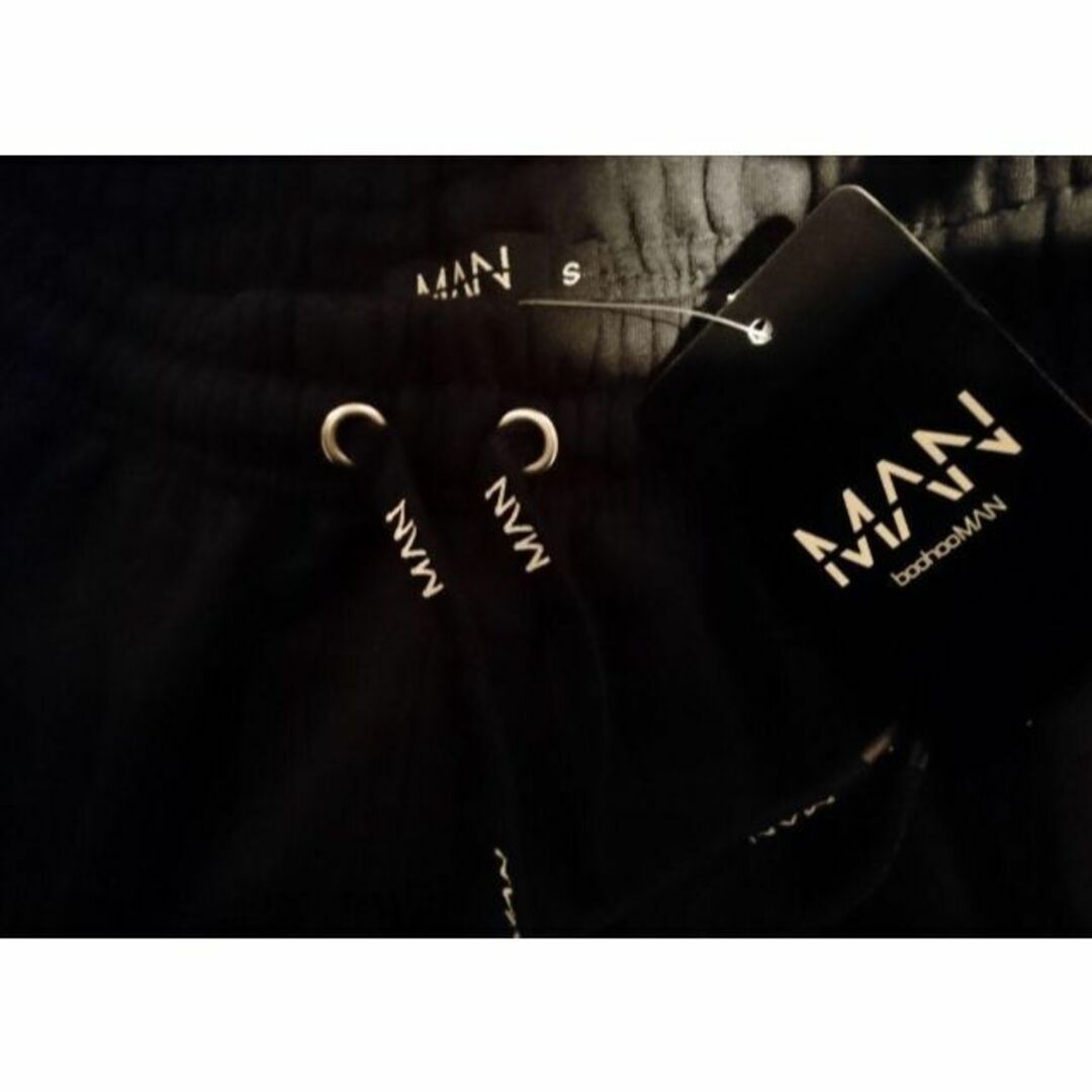 boohoo(ブーフー)の英国インポート boohooMAN 裏起毛ハーフパンツ 黒 Mサイズ メンズのパンツ(ショートパンツ)の商品写真