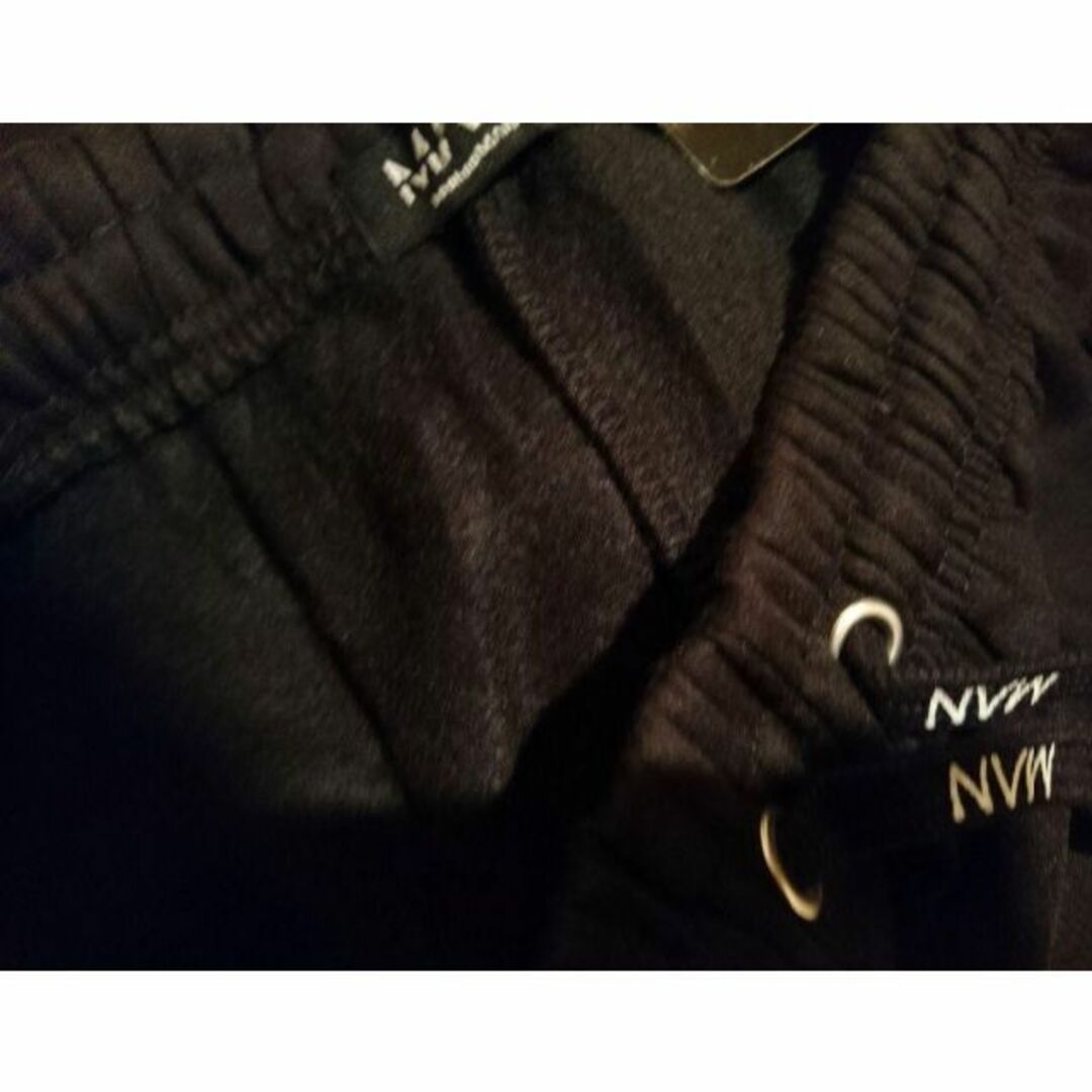 boohoo(ブーフー)の英国インポート boohooMAN 裏起毛ハーフパンツ 黒 Mサイズ メンズのパンツ(ショートパンツ)の商品写真
