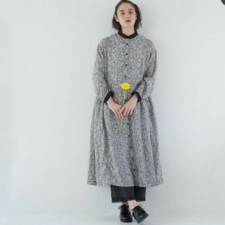 ネストローブ(nest Robe)のリネンブラックフラワープリントワンピース♡ネストローブ(ロングワンピース/マキシワンピース)