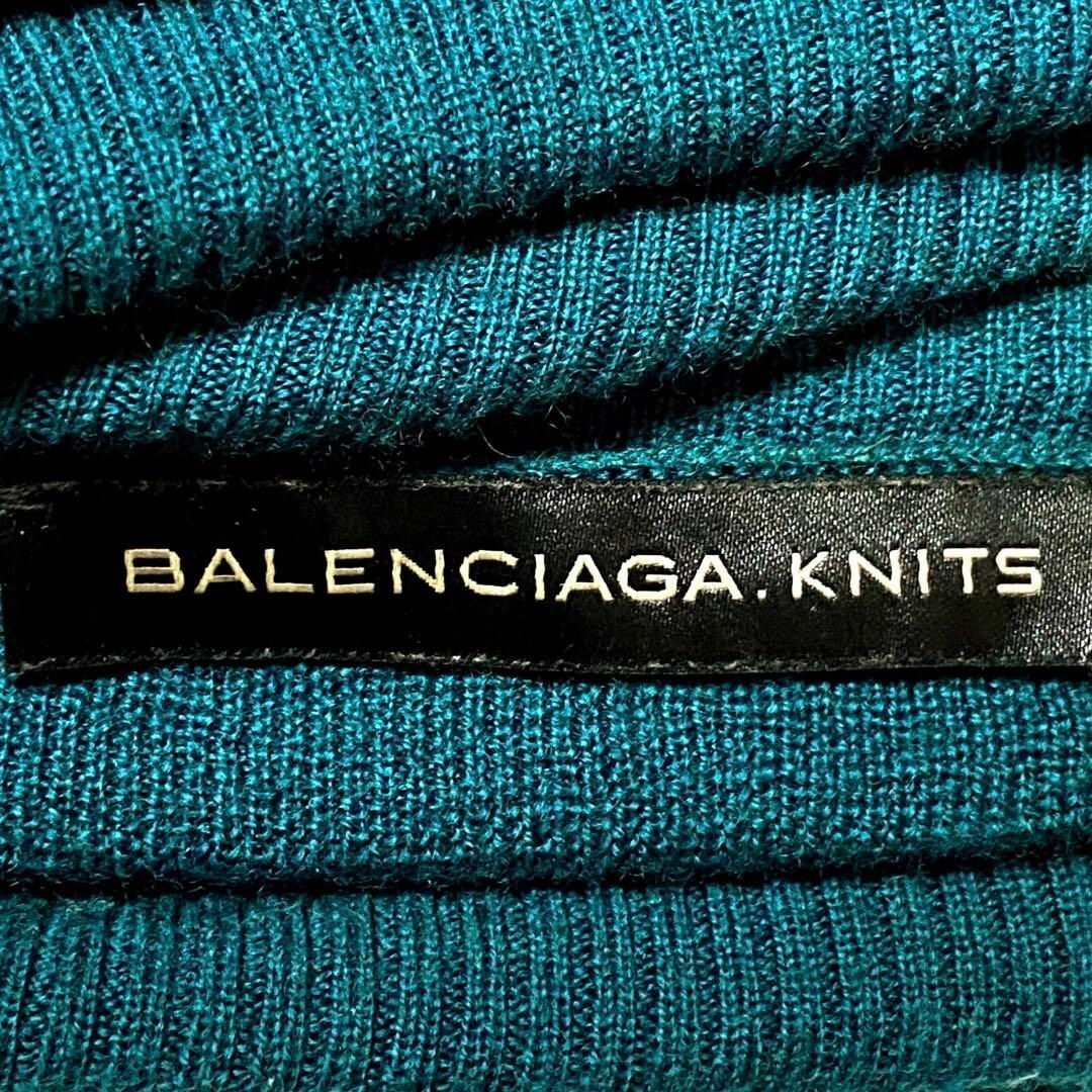 Balenciaga(バレンシアガ)の【美品】BALENCIAGA カシミヤ100% タートルネック ニット 緑 レディースのトップス(ニット/セーター)の商品写真