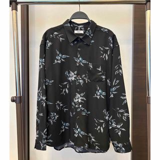 ウィゴー(WEGO)のWEGO ウィゴー　ボタニカル柄シャツ　花柄シャツ　ロングスリーブ(シャツ)