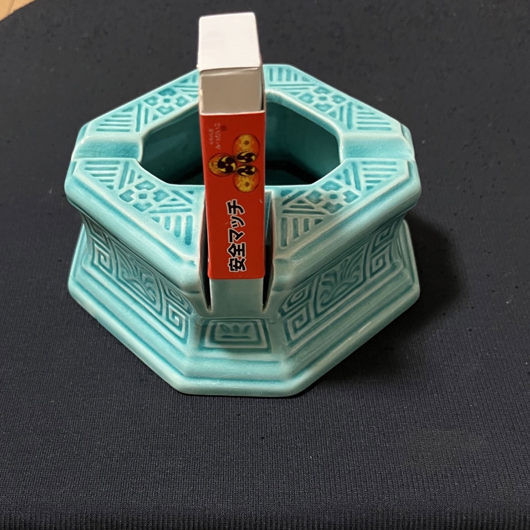 マッチ立て付き灰皿 水色 四角 昭和初期 レトロの通販 by さくま マッチ立て付き灰皿 水色 四角 昭和初期 レトロの通販 by さくま